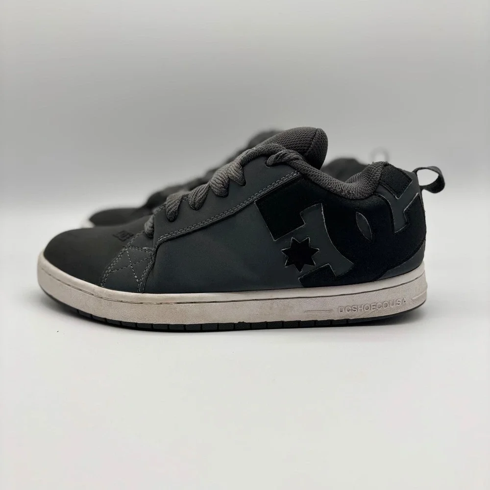 DC Shoes Mens Court Graffik Grey Black Leather Skate Sneakers 300529-GBW Size 9
